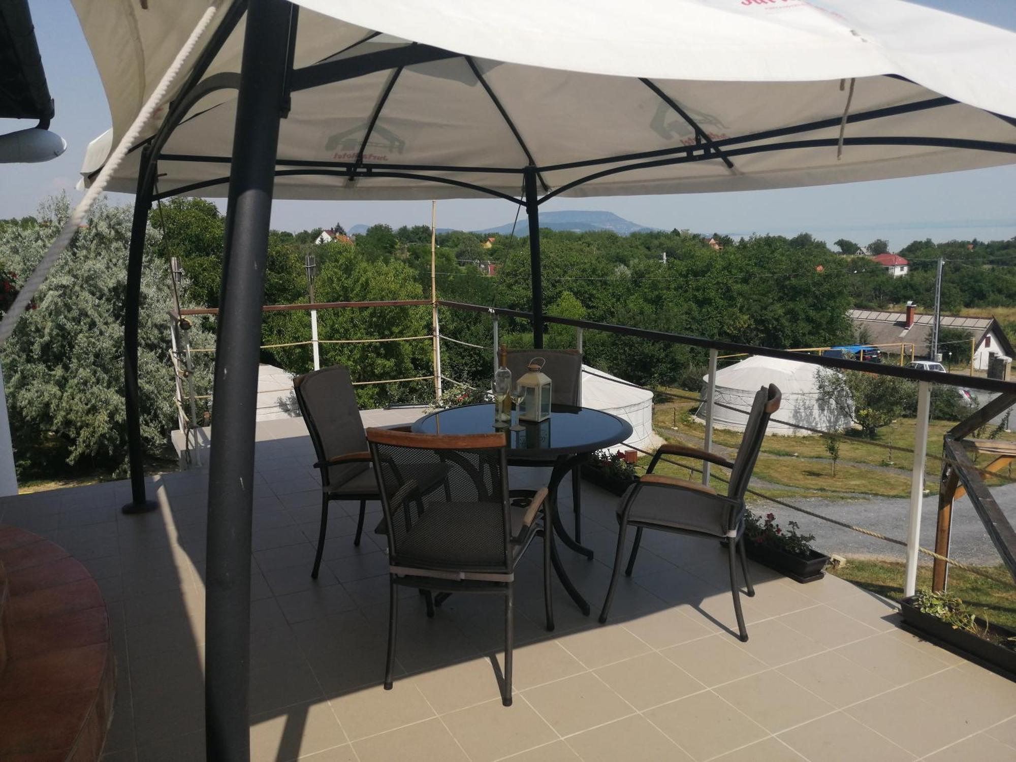 Jurta Hotel Balatongyoeroek 外观 照片