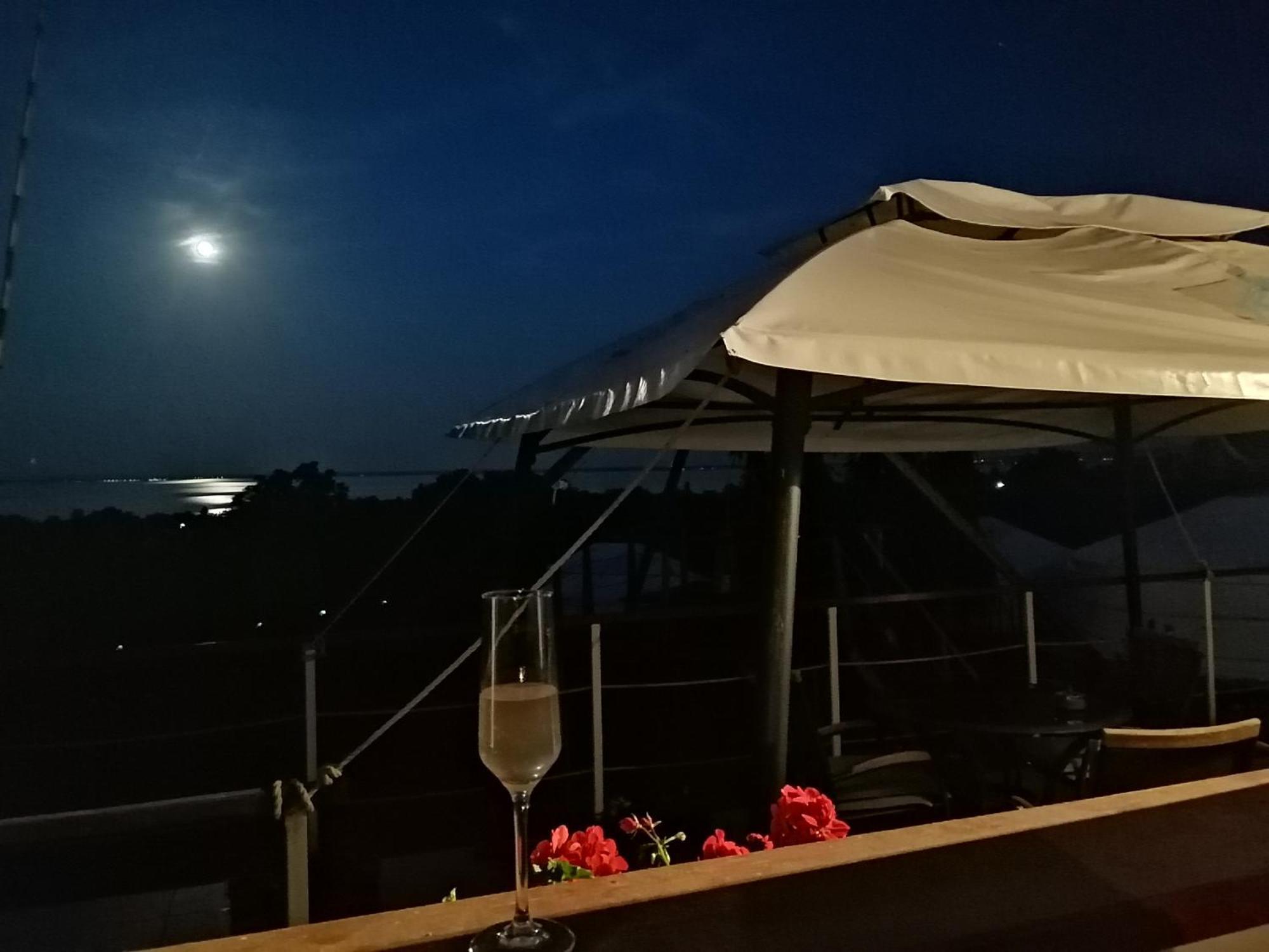 Jurta Hotel Balatongyoeroek 外观 照片