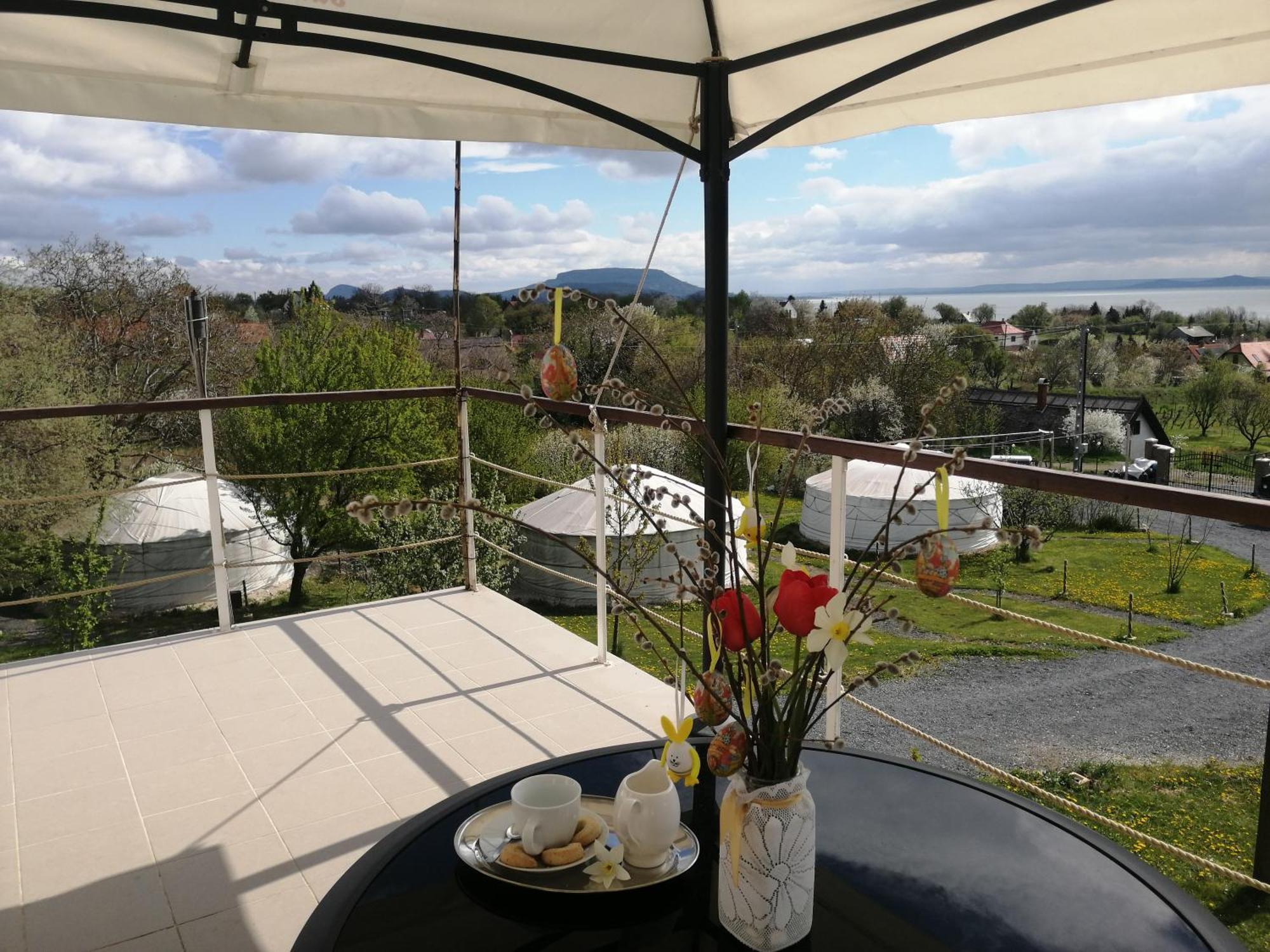 Jurta Hotel Balatongyoeroek 外观 照片