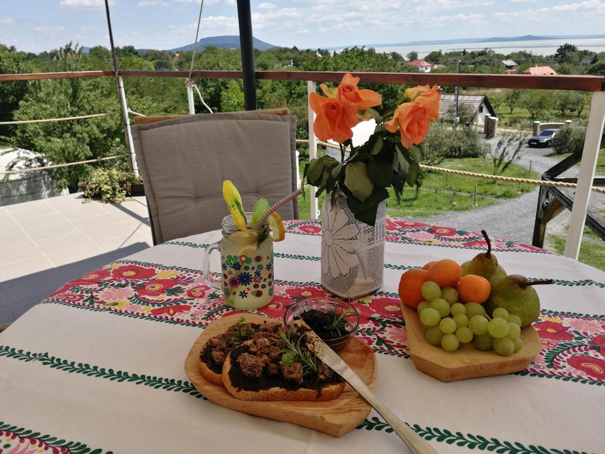 Jurta Hotel Balatongyoeroek 外观 照片